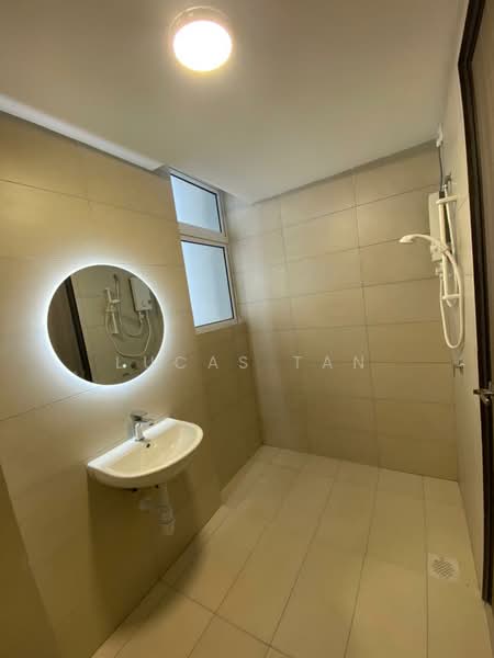 Service Residence for Rent at Vista Tiara (MBW Bay) - Lucas Tan - Bathroom - PropertyGuru.com.my