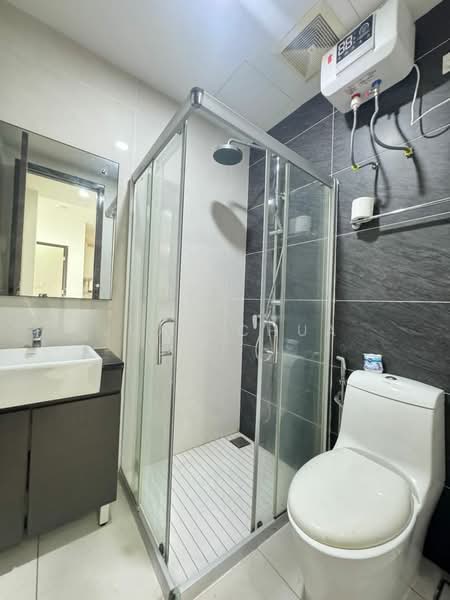 Condominium for Rent at Royal Strand @ Country Garden Danga Bay - Juan Chua - Bathroom - PropertyGuru.com.my