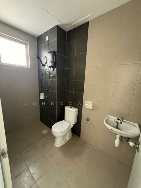 Servis Apartment untuk Disewa di SkyLake Residence - Johnson Lee - Bathroom - PropertyGuru.com.my