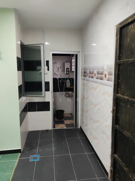 2-storey Terraced House for Sale in Taman Daya (Kepong) - Kim Meng Lew - Bathroom - PropertyGuru.com.my