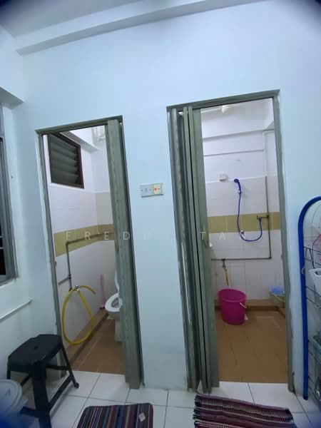 Apartment for Sale at Sri Aman Block C (Sri Aman Block 1 & 3) - Freddy Tan - Bathroom - PropertyGuru.com.my