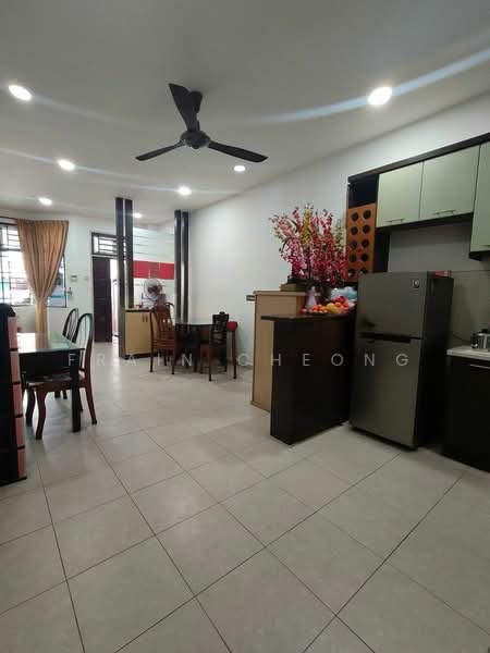 2-storey Terraced House for Sale in Taman Daya (Johor Bahru) - Frain Cheong - Living Room - PropertyGuru.com.my