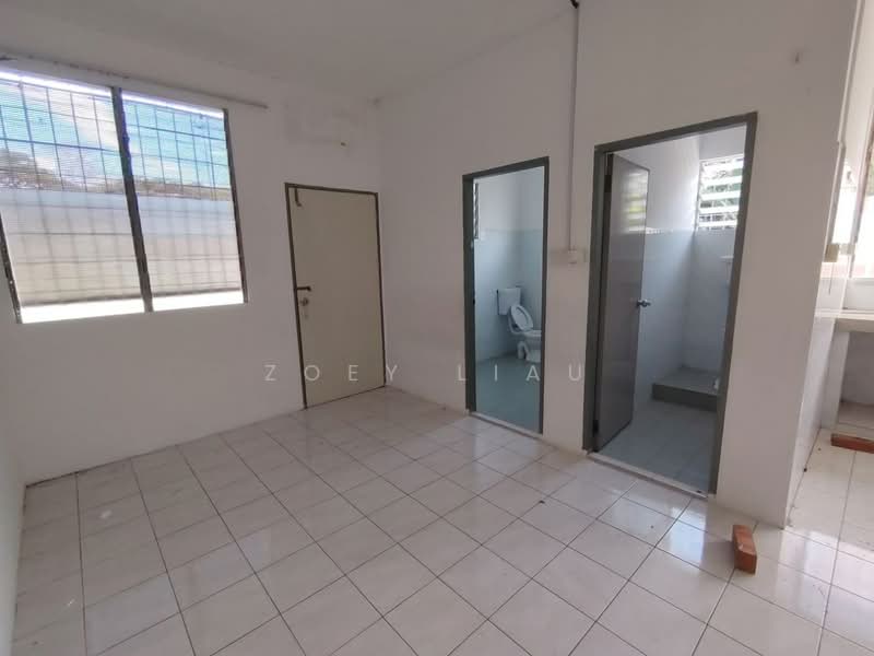 1-storey Terraced House for Rent in Kota Kinabalu (Sabah) - Zoey Liau - Bathroom - PropertyGuru.com.my