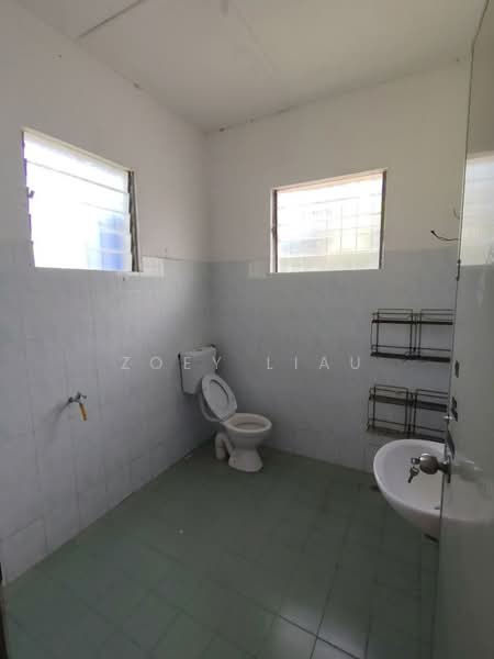 1-storey Terraced House for Rent in Kota Kinabalu (Sabah) - Zoey Liau - Bathroom - PropertyGuru.com.my