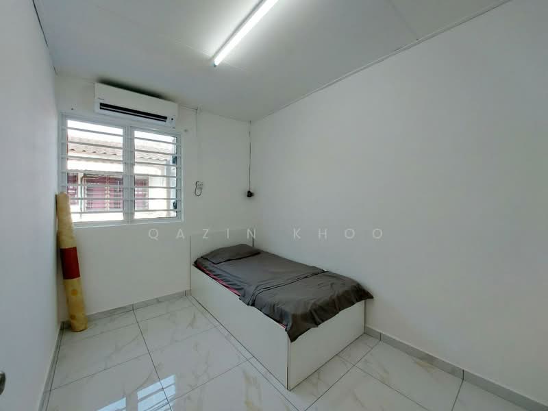 Rumah Teres 2 Tingkat untuk Dijual di Taman Song Choon (Ipoh) - Qazin Khoo - Bedroom - PropertyGuru.com.my