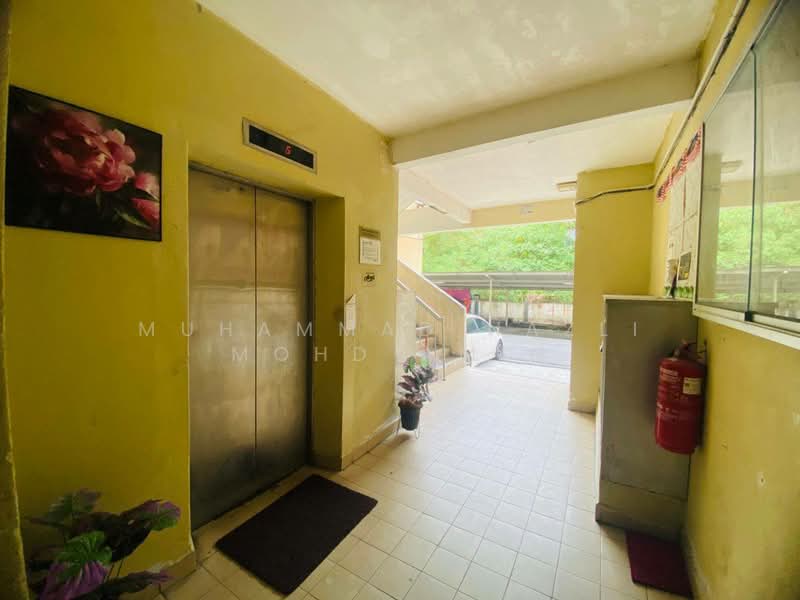 Pangsapuri untuk Dijual di Pangsapuri Seri Mewah - Muhammad Nazli Mohd Amin - Entrance - PropertyGuru.com.my