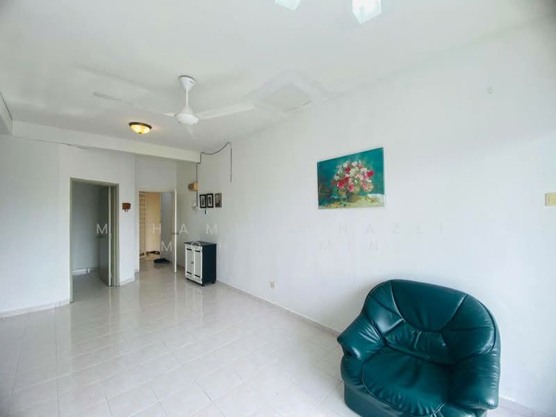 Pangsapuri untuk Dijual di Pangsapuri Seri Mewah - Muhammad Nazli Mohd Amin - Living Room - PropertyGuru.com.my