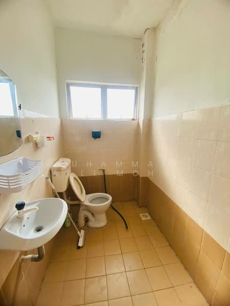 Pangsapuri untuk Dijual di Pangsapuri Seri Mewah - Muhammad Nazli Mohd Amin - Bathroom - PropertyGuru.com.my
