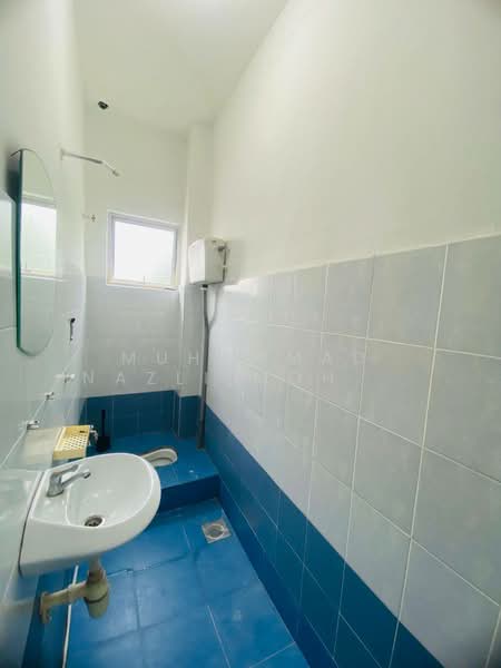 Pangsapuri untuk Dijual di Pangsapuri Seri Mewah - Muhammad Nazli Mohd Amin - Bathroom - PropertyGuru.com.my