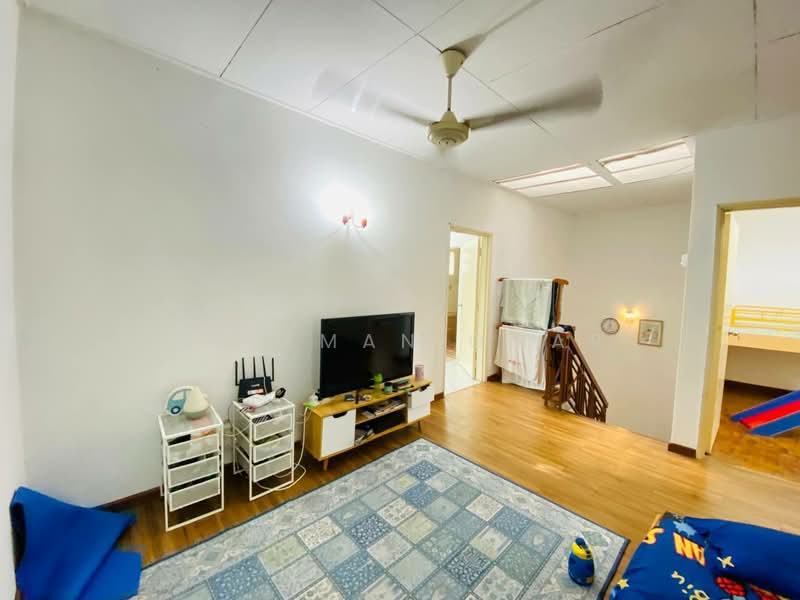 2-storey Terraced House for Sale in Bandar Kinrara Seksyen 2 (Bandar Kinrara) - Hazeman Omar - Living Room - PropertyGuru.com.my