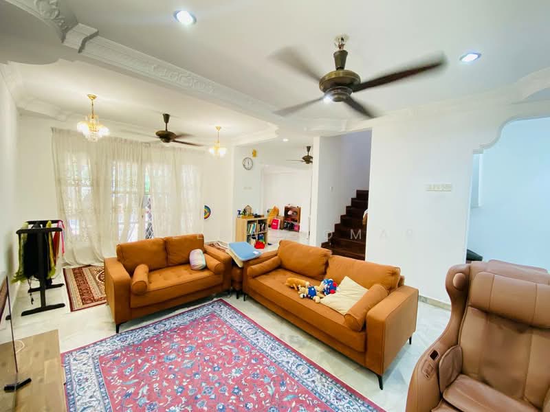2-storey Terraced House for Sale in Bandar Kinrara Seksyen 2 (Bandar Kinrara) - Hazeman Omar - Living Room - PropertyGuru.com.my