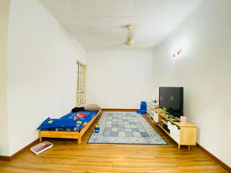 2-storey Terraced House for Sale in Bandar Kinrara Seksyen 2 (Bandar Kinrara) - Hazeman Omar - Bedroom - PropertyGuru.com.my