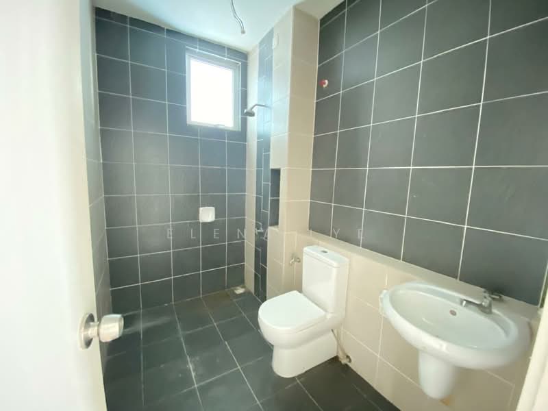 Kondominium untuk Dijual di D'Rich Executive Suites - Elena Lye - Bathroom - PropertyGuru.com.my
