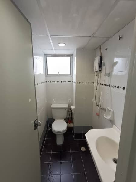 Kondominium untuk Dijual di U Garden Resort Condominium - Kelvin Tan - Bathroom - PropertyGuru.com.my