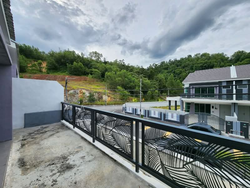 2-storey Terraced House for Sale in Bandar Lahat Mines (Lahat) - Qazin Khoo - Exterior - PropertyGuru.com.my