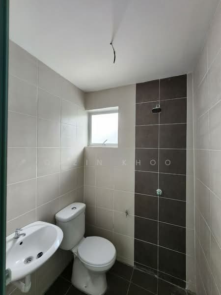 2-storey Terraced House for Sale in Bandar Lahat Mines (Lahat) - Qazin Khoo - Bathroom - PropertyGuru.com.my