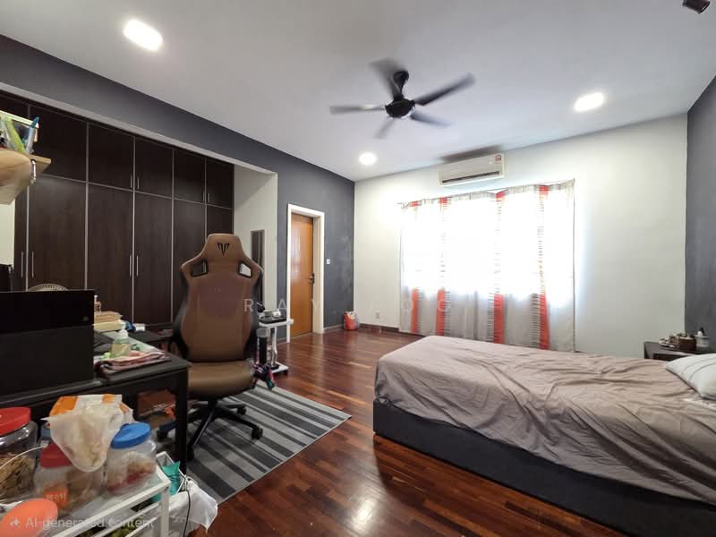 3-storey Terraced House for Sale in Sungai Long (Bandar Sungai Long) - Ray Foo - Bedroom - PropertyGuru.com.my