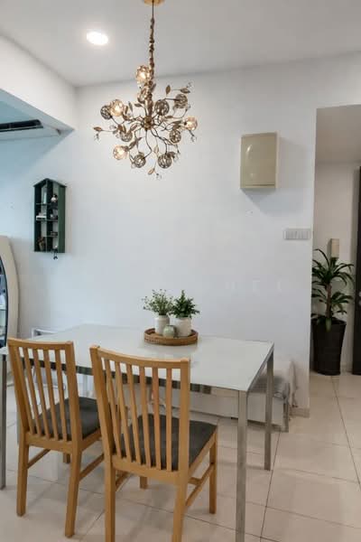 Servis Apartment untuk Dijual di The Garden Residences - Chew Chee Yee - Dining Room - PropertyGuru.com.my