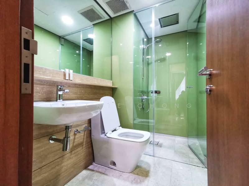 Servis Apartment untuk Disewa di Sky Suites @ KLCC - Kweenie Chong - Bathroom - PropertyGuru.com.my
