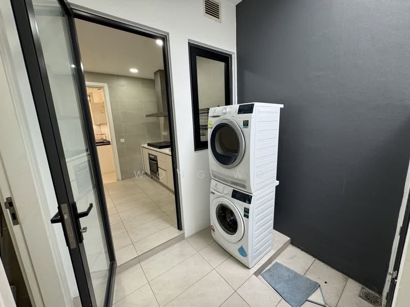 3-storey Terraced House for Sale in Serdang (Seri Kembangan) - Wong WG - Kitchen - PropertyGuru.com.my