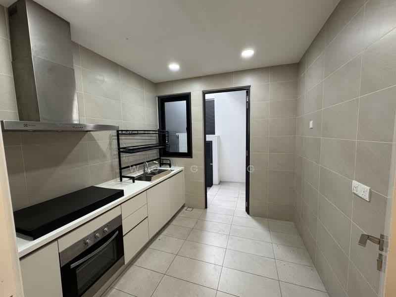 3-storey Terraced House for Sale in Serdang (Seri Kembangan) - Wong WG - Kitchen - PropertyGuru.com.my