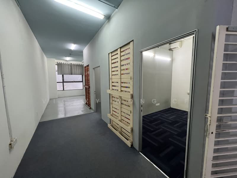Shop / Office for Rent in Taman Tasik Damai (Sungai Besi) - Vickky Wong CF - Interior - PropertyGuru.com.my