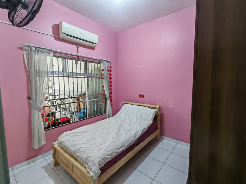Rumah Teres 2 Tingkat untuk Dijual di Setia Tropika (Johor Bahru) - Nico Chong - Bedroom - PropertyGuru.com.my