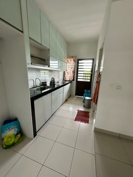 2-storey Terraced House for Sale in Setia Ecohill (Semenyih) - CK Law - Kitchen - PropertyGuru.com.my