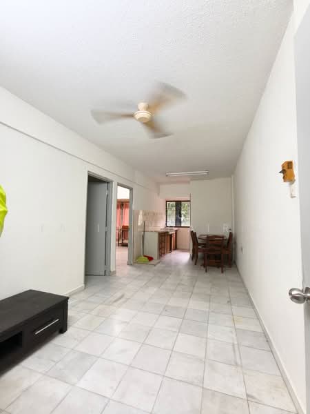 Rumah Flat untuk Dijual di Farlim 4 - Fariq Khairil - Living Room - PropertyGuru.com.my