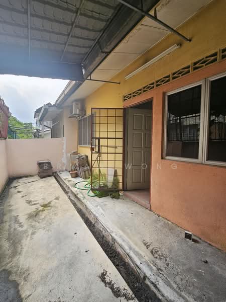Rumah Teres 2 Tingkat untuk Dijual di Damansara Jaya (Petaling Jaya) - Bryan Wong - Exterior - PropertyGuru.com.my