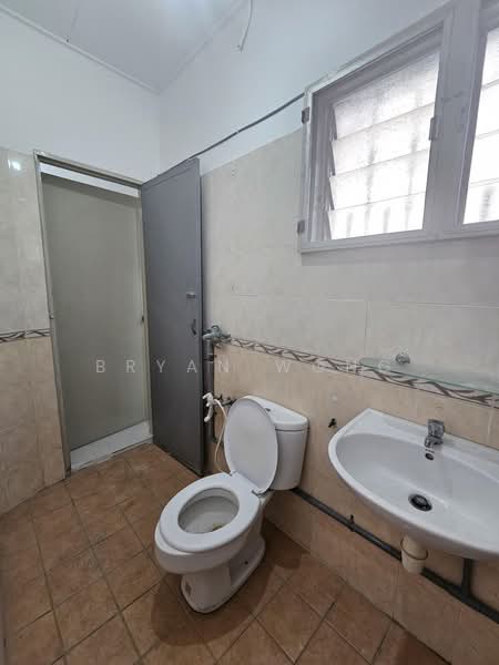 Rumah Teres 2 Tingkat untuk Dijual di Damansara Jaya (Petaling Jaya) - Bryan Wong - Bathroom - PropertyGuru.com.my