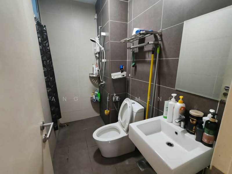 Service Residence for Sale at Sky Habitat - Ang Wee Meng - Bathroom - PropertyGuru.com.my