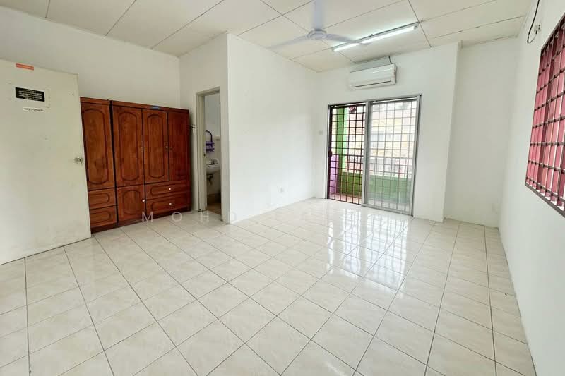 2-storey Terraced House for Sale in Bandar Baru Bangi (Selangor) - Mohd Faizal - Living Room - PropertyGuru.com.my