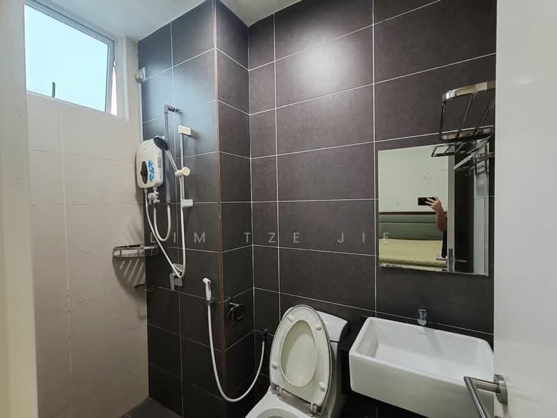 Servis Apartment untuk Dijual di Sky Habitat - Lim Tze Jie - Bathroom - PropertyGuru.com.my