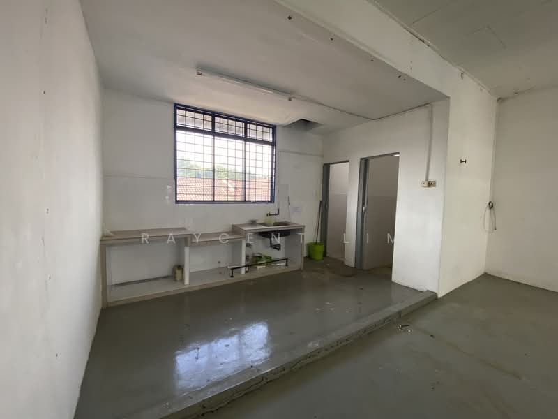 Shop / Office for Rent in Taman Duku (Bukit Minyak) - Raycent Lim - Kitchen - PropertyGuru.com.my