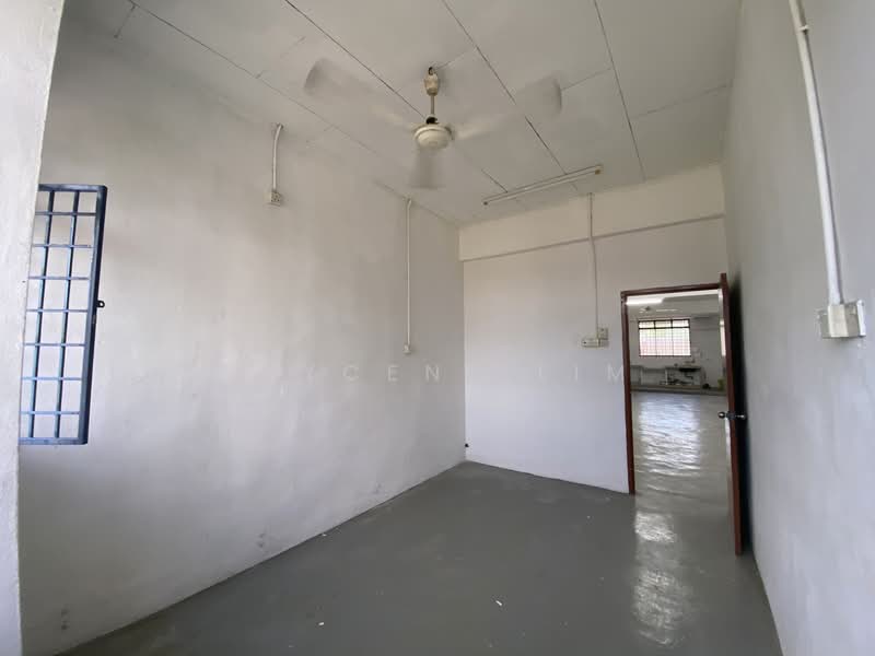 Shop / Office for Rent in Taman Duku (Bukit Minyak) - Raycent Lim - Interior - PropertyGuru.com.my