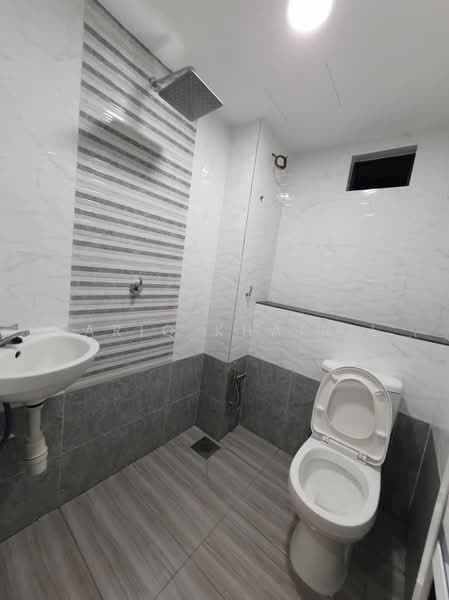 Rumah Flat untuk Dijual di Taman Sri Bayu Flat (Bayan Lepas) - Fariq Khairil - Bathroom - PropertyGuru.com.my
