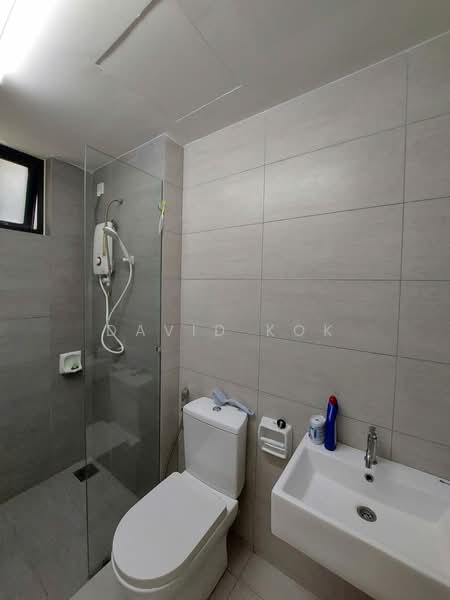 Servis Apartment untuk Disewa di Gravit8, Klang - David Kok - Bathroom - PropertyGuru.com.my