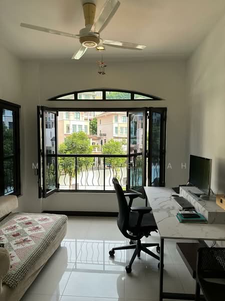 Kondominium untuk Dijual di Moonlight Bay - Michelle Mah - Study - PropertyGuru.com.my