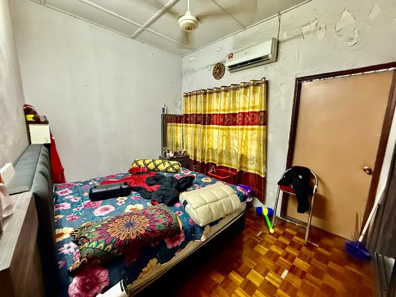 Rumah Teres 2 Tingkat untuk Dijual di Petaling Jaya (Selangor) - Mohd Faizal - Bedroom - PropertyGuru.com.my