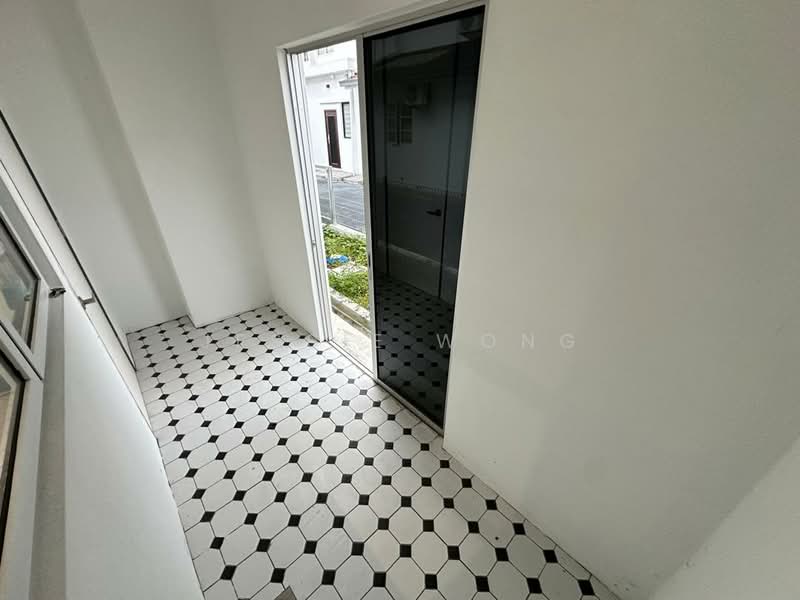 2-storey Terraced House for Sale in Bandar Country Homes (Rawang) - Jessie Wong - Balcony - PropertyGuru.com.my