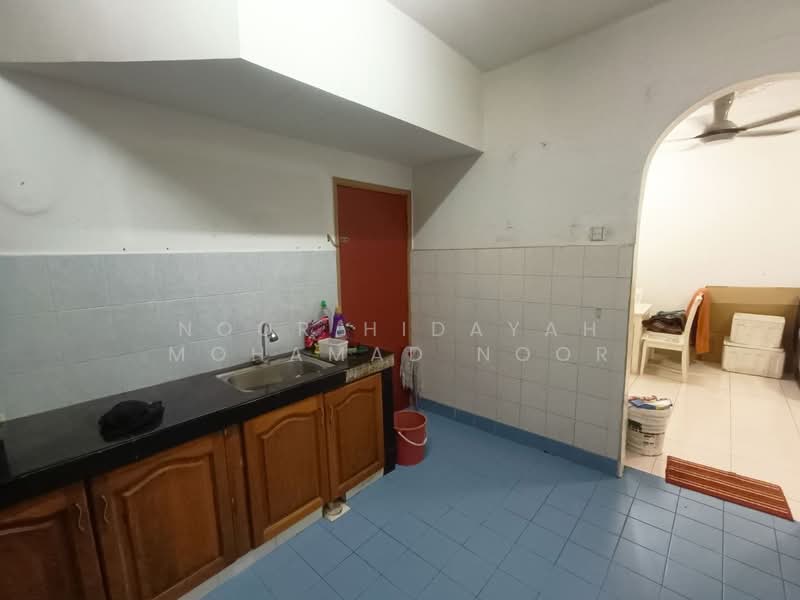 Pangsapuri untuk Dijual di Melur Apartment - Noor Hidayah Mohamad Noor - Kitchen - PropertyGuru.com.my