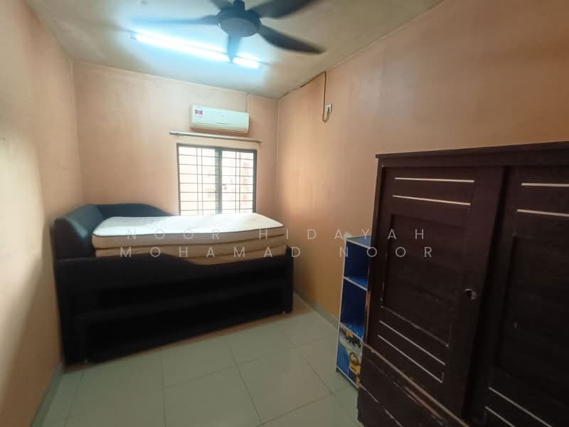 Pangsapuri untuk Dijual di Melur Apartment - Noor Hidayah Mohamad Noor - Bedroom - PropertyGuru.com.my