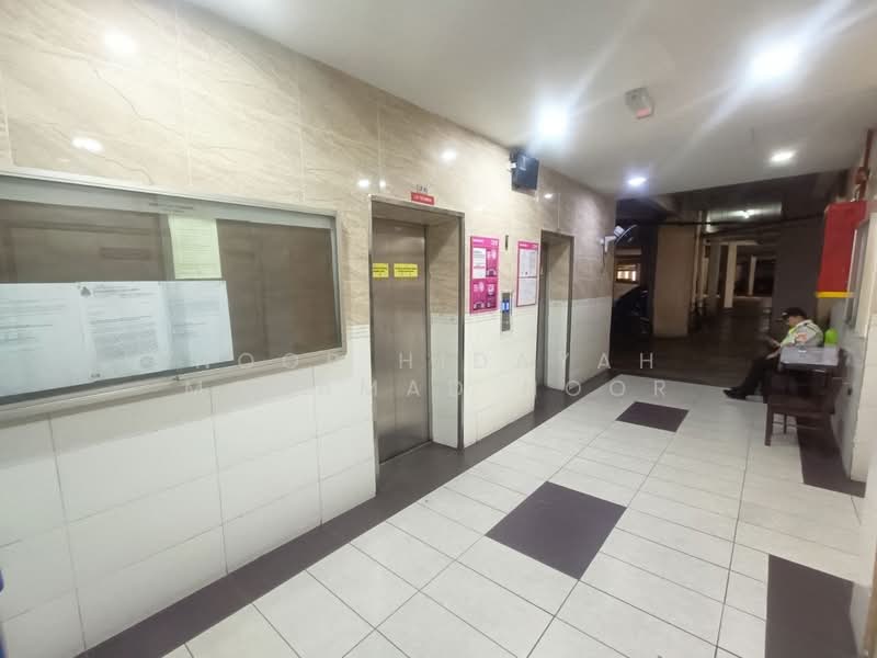 Pangsapuri untuk Dijual di Melur Apartment - Noor Hidayah Mohamad Noor - Corridor - PropertyGuru.com.my