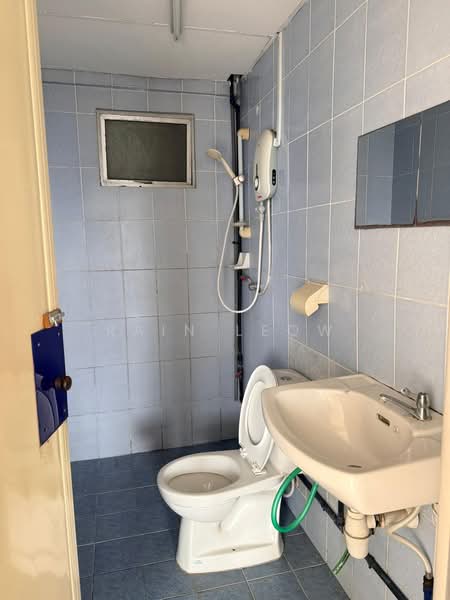Kondominium untuk Disewa di Angkasa Condominiums - Rain Leow - Bathroom - PropertyGuru.com.my