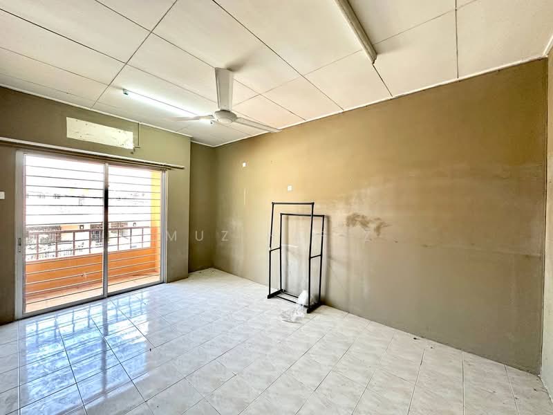 2-storey Terraced House for Sale in Bandar Kajang (Kajang) - Muz Hafiz - Balcony - PropertyGuru.com.my