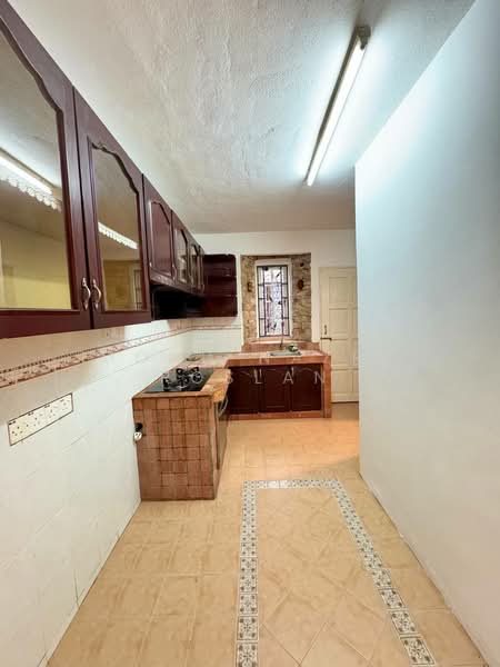 2-storey Terraced House for Sale in Batu Caves (Selangor) - Mohd Nazri Roslan - Kitchen - PropertyGuru.com.my