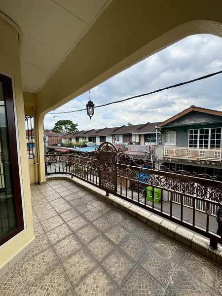 2-storey Terraced House for Sale in Batu Caves (Selangor) - Mohd Nazri Roslan - Balcony - PropertyGuru.com.my