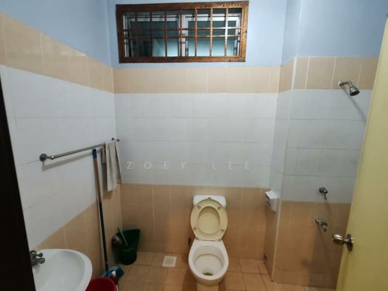 2-storey Terraced House for Sale in Taman Skudai Indah (Skudai) - Zoey Lee - Bathroom - PropertyGuru.com.my