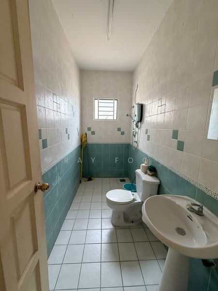 Rumah Berkembar untuk Disewa di Sungai Long (Bandar Sungai Long) - Ray Foo - Bathroom - PropertyGuru.com.my